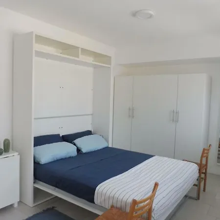 Maiolica Guest House,a Delicious Studio דירה