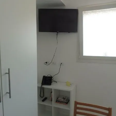 Maiolica Guest House,a Delicious Studio דירה