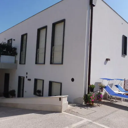 Maiolica Guest House,a Delicious Studio דירה סירקוזה